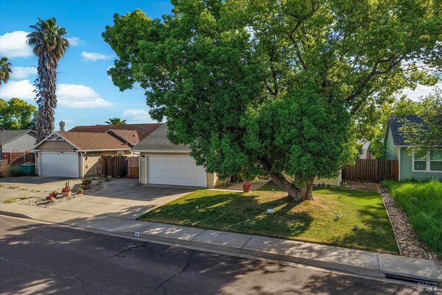 427 Temple Dr, Vacaville, CA 95687