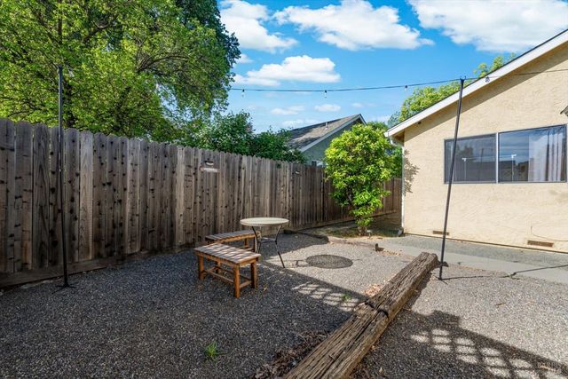 427 Temple Dr, Vacaville, CA 95687