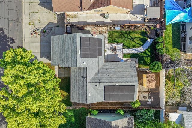 427 Temple Dr, Vacaville, CA 95687