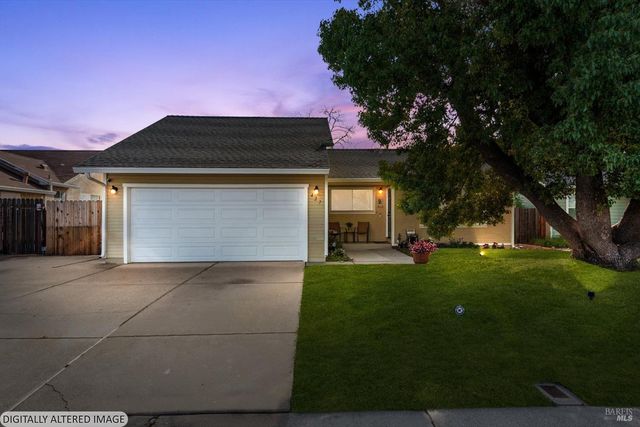 427 Temple Dr, Vacaville, CA 95687
