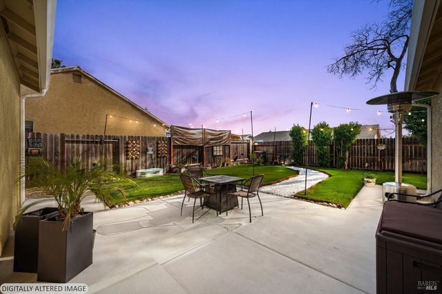 427 Temple Dr, Vacaville, CA 95687