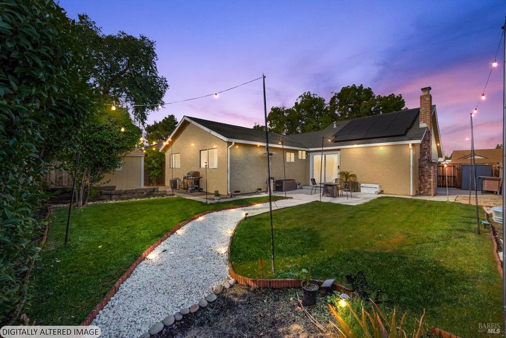 427 Temple Dr, Vacaville, CA 95687