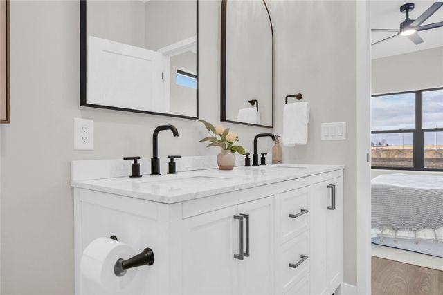 827 Indigo Drive, Palo, IA 52324