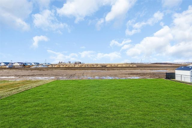 827 Indigo Drive, Palo, IA 52324