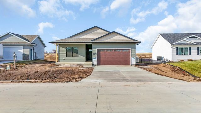 827 Indigo Drive, Palo, IA 52324