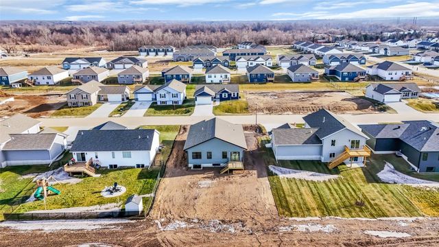 827 Indigo Drive, Palo, IA 52324