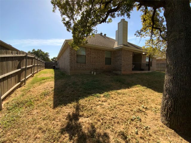 1211 Butterfield Street, Bridgeport, TX 76426