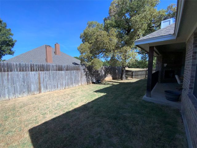 1211 Butterfield Street, Bridgeport, TX 76426