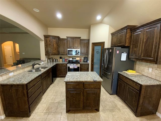 1211 Butterfield Street, Bridgeport, TX 76426