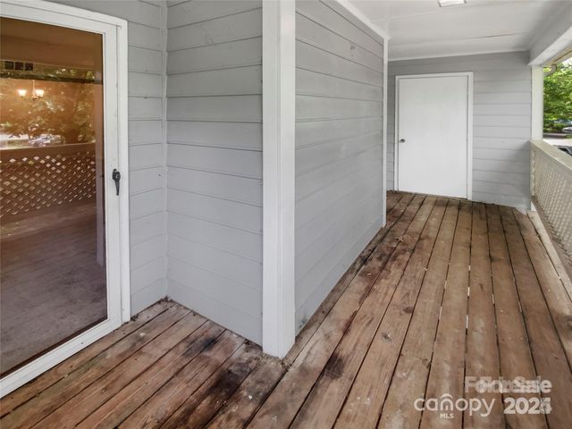 6003 Treetop Court, Charlotte, NC 28212