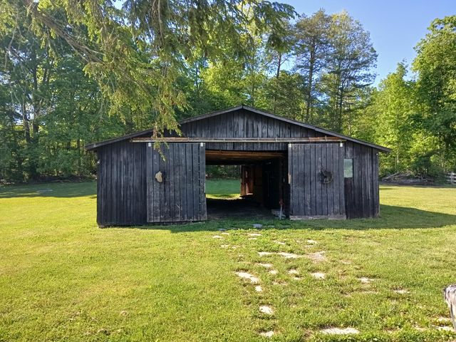 3118 Hamilton Valley Road, Crab Orchard, KY 40419