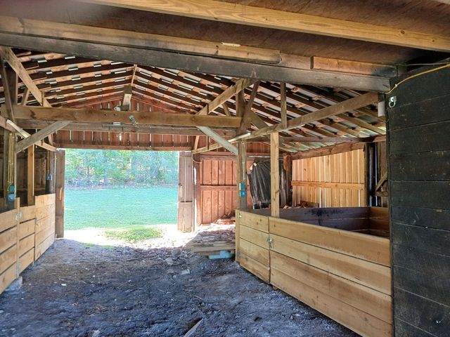 3118 Hamilton Valley Road, Crab Orchard, KY 40419
