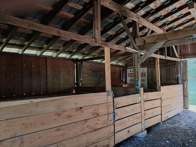 3118 Hamilton Valley Road, Crab Orchard, KY 40419