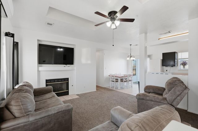 19 Owens Drive, Los Lunas, NM 87031