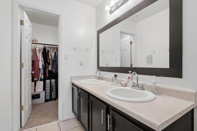 19 Owens Drive, Los Lunas, NM 87031