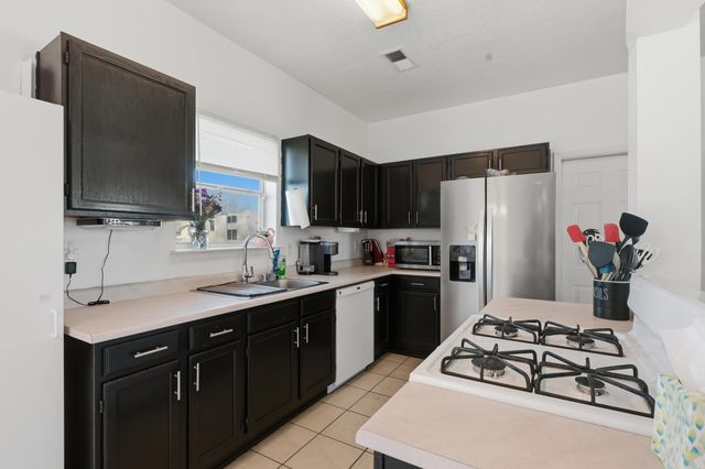 19 Owens Drive, Los Lunas, NM 87031