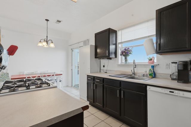 19 Owens Drive, Los Lunas, NM 87031