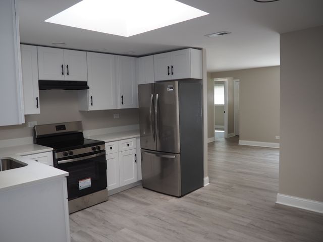 8808 Corcoran Road, Hometown, IL 60456