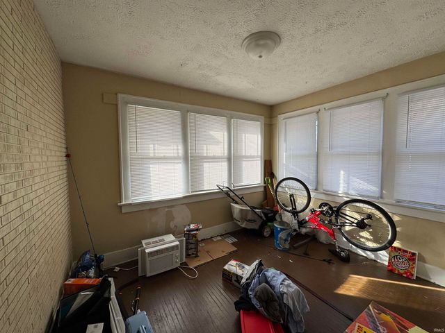 2102 California Avenue, Fort Wayne, IN 46805