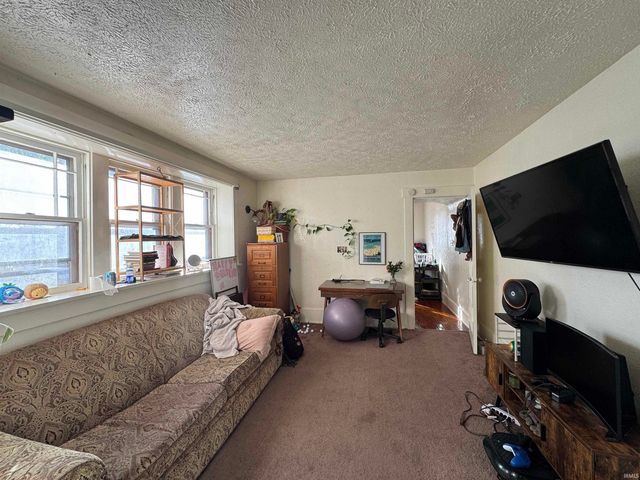 2102 California Avenue, Fort Wayne, IN 46805