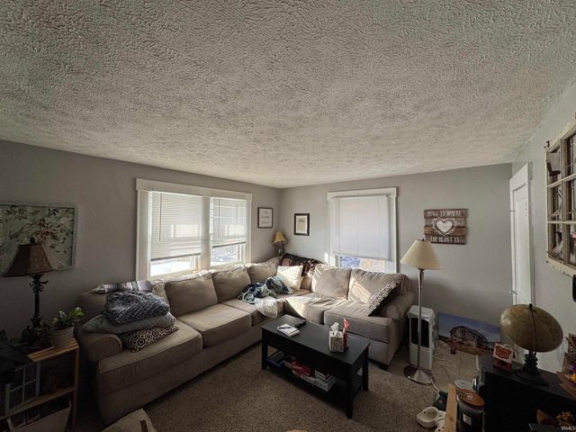 2102 California Avenue, Fort Wayne, IN 46805