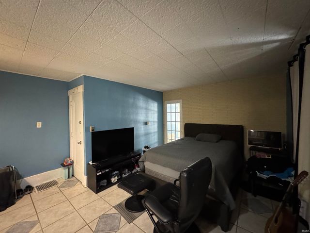 2102 California Avenue, Fort Wayne, IN 46805