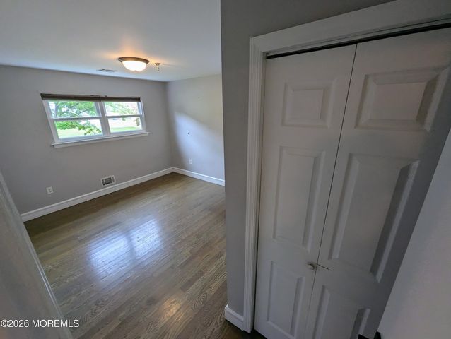 5 Albany Avenue, Jackson, NJ 08527