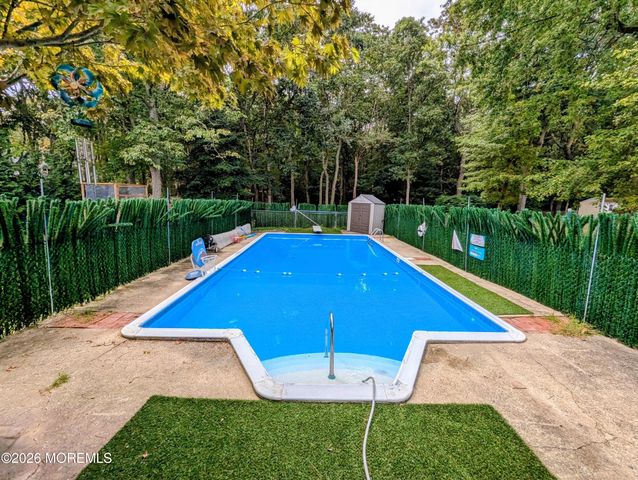 5 Albany Avenue, Jackson, NJ 08527