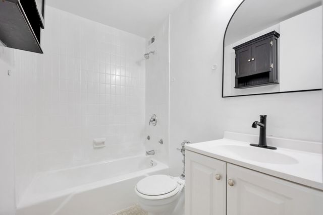 1451 E 55th Street 317N, Chicago, IL 60615