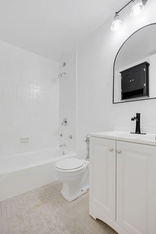 1451 E 55th Street 317N, Chicago, IL 60615
