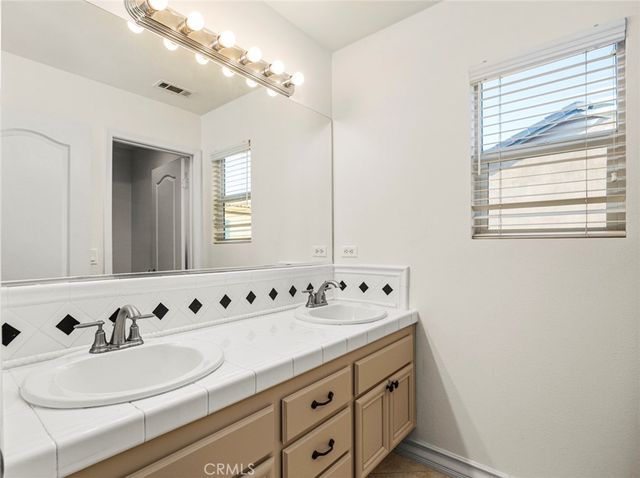 28911 Mirada Circulo, Valencia, CA 91354