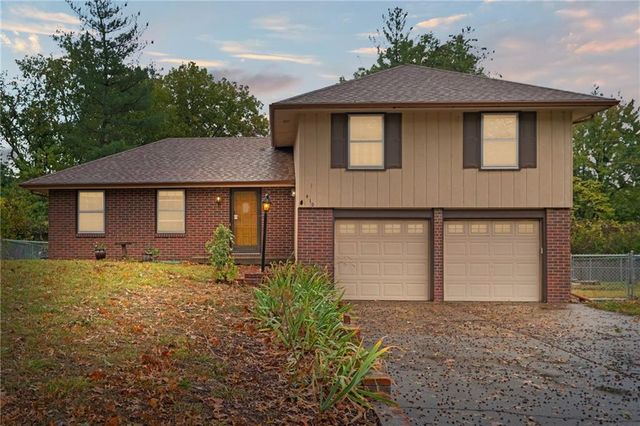 419 Topeka Avenue, Leavenworth, KS 66048