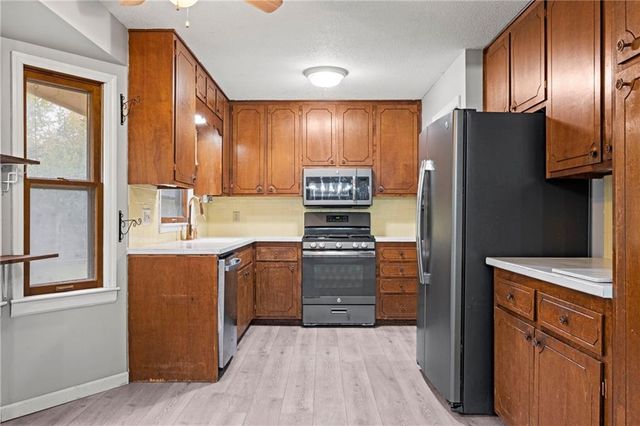 419 Topeka Avenue, Leavenworth, KS 66048