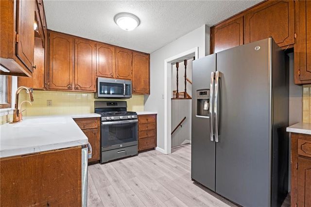 419 Topeka Avenue, Leavenworth, KS 66048