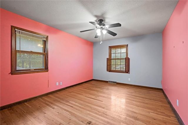 419 Topeka Avenue, Leavenworth, KS 66048