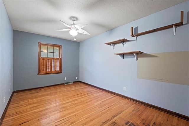 419 Topeka Avenue, Leavenworth, KS 66048