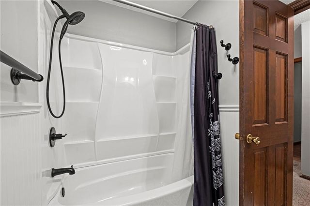 419 Topeka Avenue, Leavenworth, KS 66048