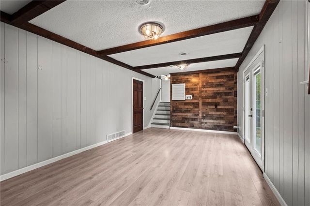 419 Topeka Avenue, Leavenworth, KS 66048