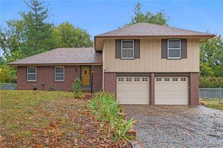 419 Topeka Avenue, Leavenworth, KS 66048