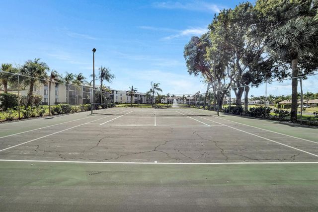 1012 Green Pine Boulevard H2, West Palm Beach, FL 33409