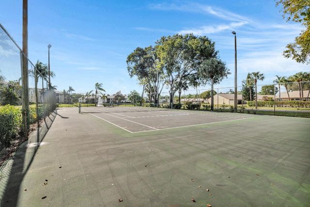 1012 Green Pine Boulevard H2, West Palm Beach, FL 33409