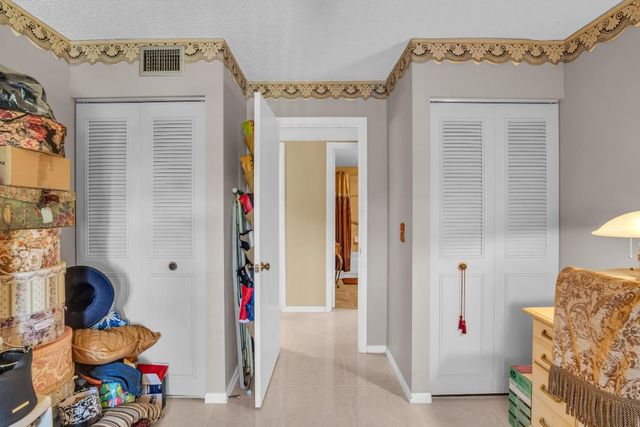 1012 Green Pine Boulevard H2, West Palm Beach, FL 33409