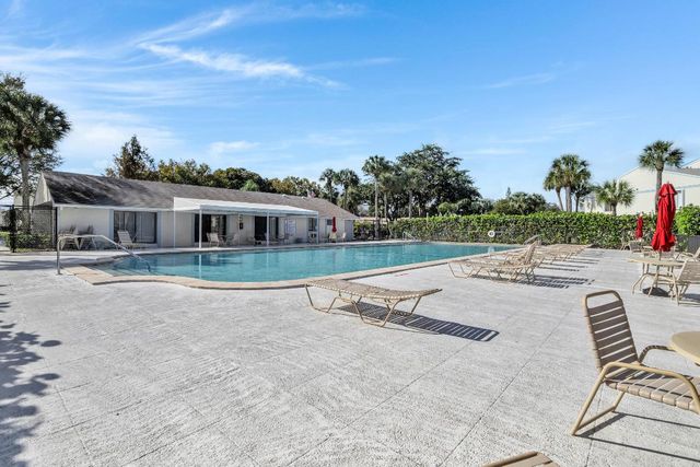 1012 Green Pine Boulevard H2, West Palm Beach, FL 33409