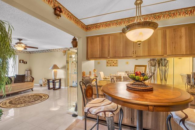 1012 Green Pine Boulevard H2, West Palm Beach, FL 33409