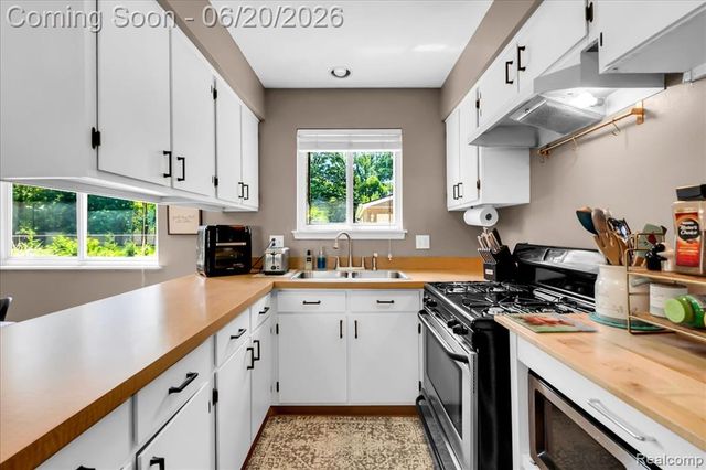 45451 Joseph Street, Utica, MI 48317