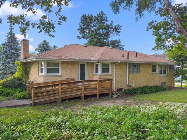 130 Sky LANE, Lake Geneva, WI 53147