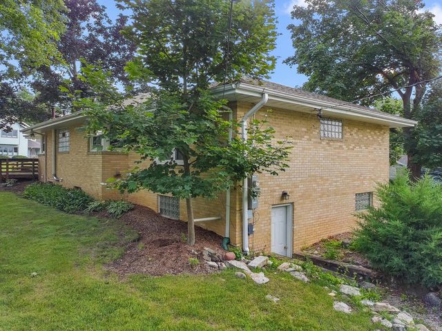 130 Sky LANE, Lake Geneva, WI 53147
