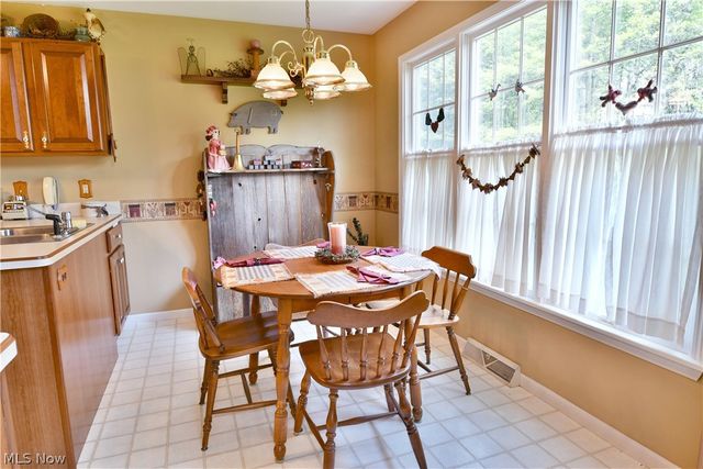 502 Turnberry Court NE, Warren, OH 44484