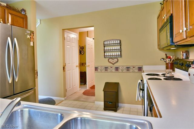 502 Turnberry Court NE, Warren, OH 44484