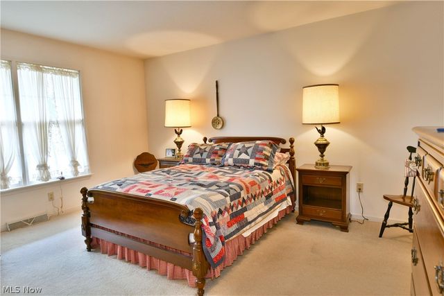 502 Turnberry Court NE, Warren, OH 44484